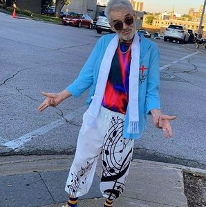 Meet your Posher, Charles